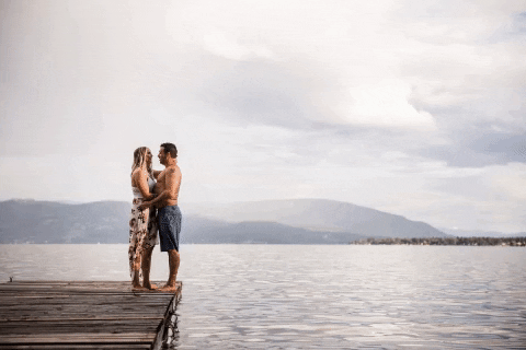 cdaisyphotog giphygifmaker love kiss couple GIF