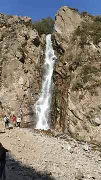 medved waterfall GIF
