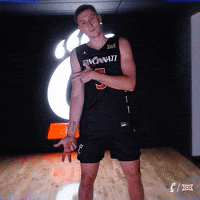 College Basketball Sport GIF by Cincinnati Bearcats