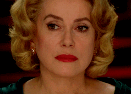 catherine deneuve essa da lu p vc ka GIF