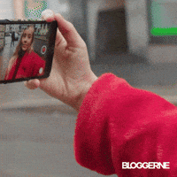 martine lunde selfie GIF by tv2norge