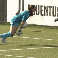 Womens Football Goalkeeper GIF by JuventusFC