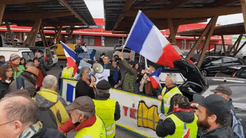 Convoy Protesting COVID Restrictions Sets Out From Montpellier