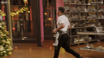 Christmas Running GIF by MasterChefAU
