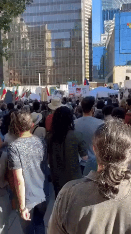 Thousands Rally in Vancouver in Support of Iranian Protesters
