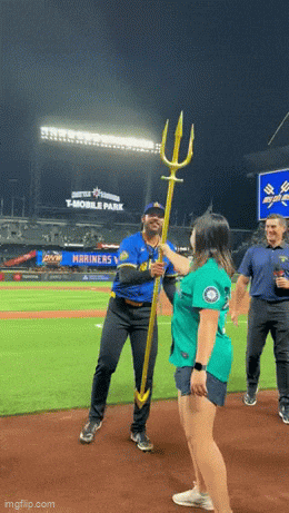 kingkaps7 giphyupload kingkaps7 andrés muñoz earns the save gets win with trident GIF