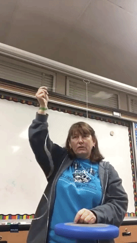 Teacher Demonstrates Surprising Hack On Dry Marker