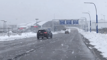 Lake-Effect Snow Showers Fall on Rochester, New York