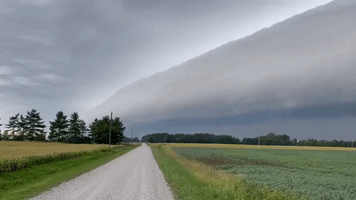 Huge Shelf Cloud Hovers in Indiana Sky
