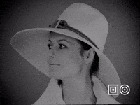 Looking Look Around GIF by Beeld & Geluid