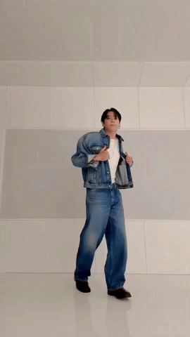 Чонгук из BTS превратился в главного сердцееда Calvin Klein — поклонники утверждают, что его обаянию невозможно противостоять 3 giphy