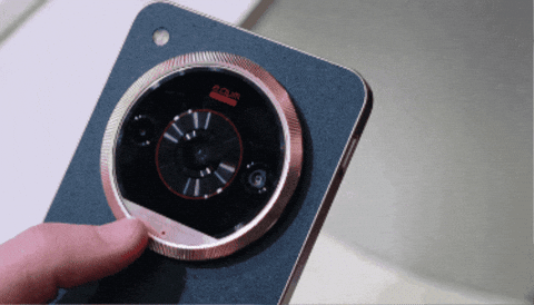 6469f2d6191e4b7892f8ffbb862c6395 giphygifmaker GIF