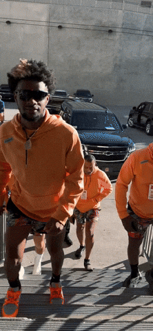 Whats Up Orange GIF by H2O Promotion