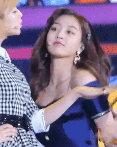 nadiaaprilia  GIF