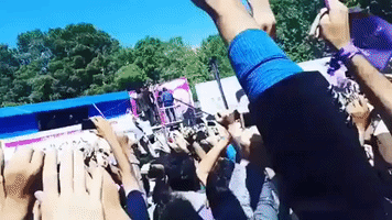 Rouhani Rallies Supporters in Khorramabad in Final Stretch Before Iran Elections