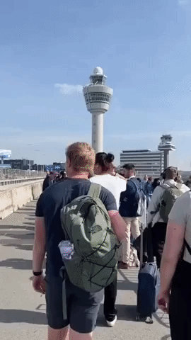 Passengers Report Long Lines at Amsterdam's Schiphol Airport