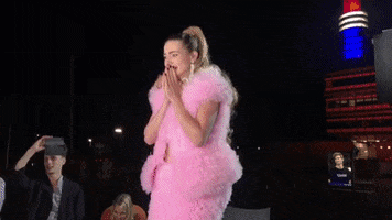 betaalikteveelhuur pink omg yeah crazy GIF