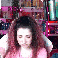 NathyTaLendo streamer triste livro chorando GIF