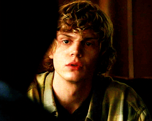 evan peters GIF