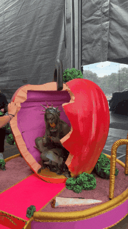 Statue Of Liberty Nyc GIF by Respective