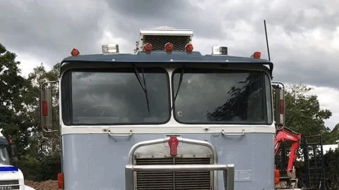 mauries excavations kenworth undercoat GIF