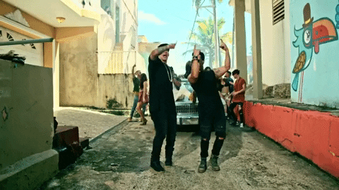 luis fonsi GIF