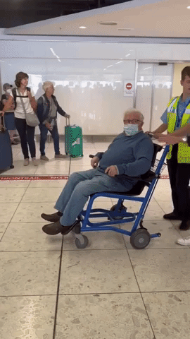 89-Year-Old Man Reunites With Brother in Dublin Airport After Decades Abroad