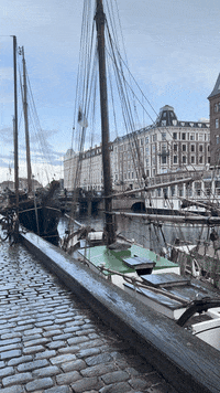 Travel City GIF