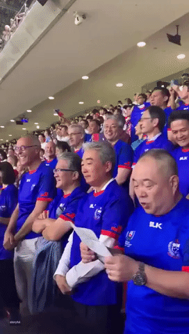 Japanese Rugby Fan Amuses Samoa Supporters by Belting Out National Anthem