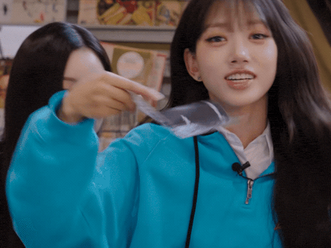 Anna Ella GIF by MEOVV