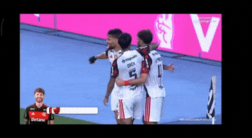 Léo Pereira GIF