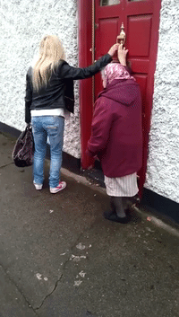 Gran Goes Viral After Knocking on Door and Running Away
