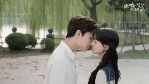 yang yang kiss GIF