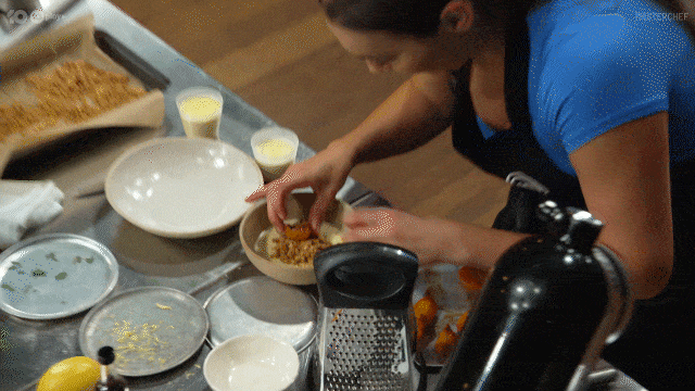 Mal Decorate GIF by MasterChefAU