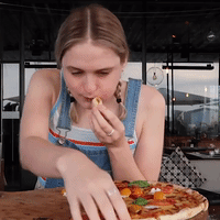 Girl Demolishes 18" Pizza in 4 Minutes