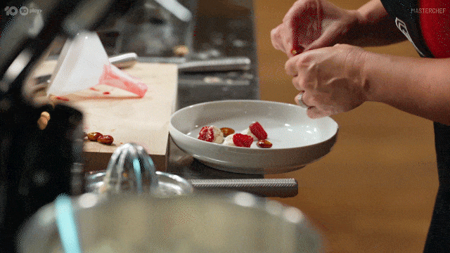 Berries Decorate GIF by MasterChefAU