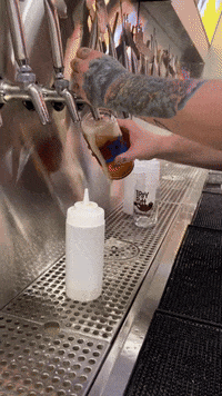 tipsyputt beer drink beer beer lover beer pour GIF