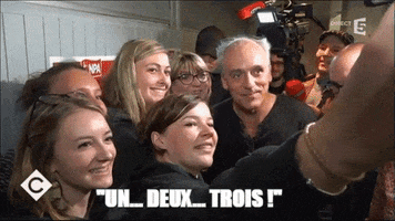 philippe poutou selfie GIF by franceinfo