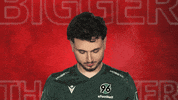 Look Up Hannover 96 GIF by Bundesliga