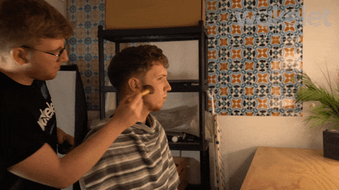 Friends Reaction GIF by Wakelet