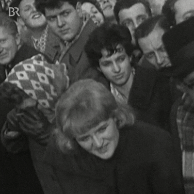 Crowd What GIF by Bayerischer Rundfunk