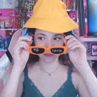 NathyTaLendo streamer livro livros ler GIF