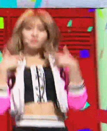 k-pop momo GIF