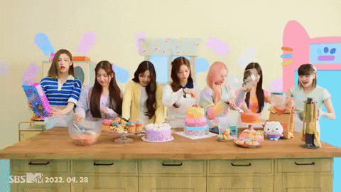 addamakpop giphyupload party cooking cake GIF