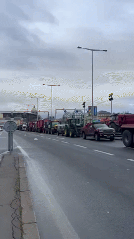 Hundreds of Tractors Roll Into Prague for Farmers' Protest