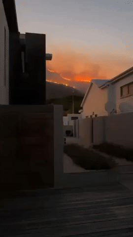 Aircraft and Ground Crews Bring Western Cape Wildfire Under Control