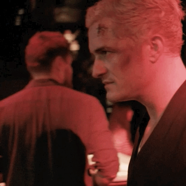 orlando bloom GIF by Signaturee Entertainment
