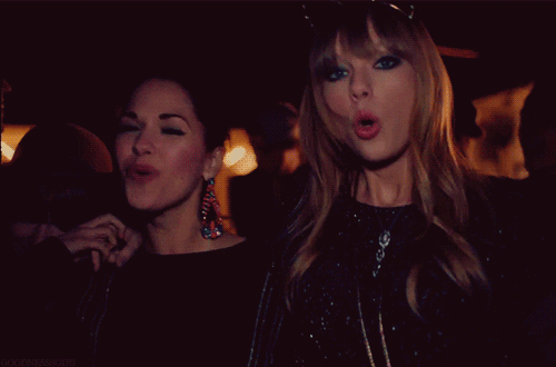 taylor swift girl GIF