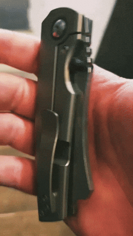 nilknarf1 barber damasteel timascus bergblades GIF