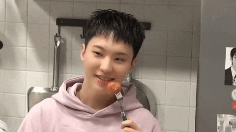 세븐틴 Eating GIF